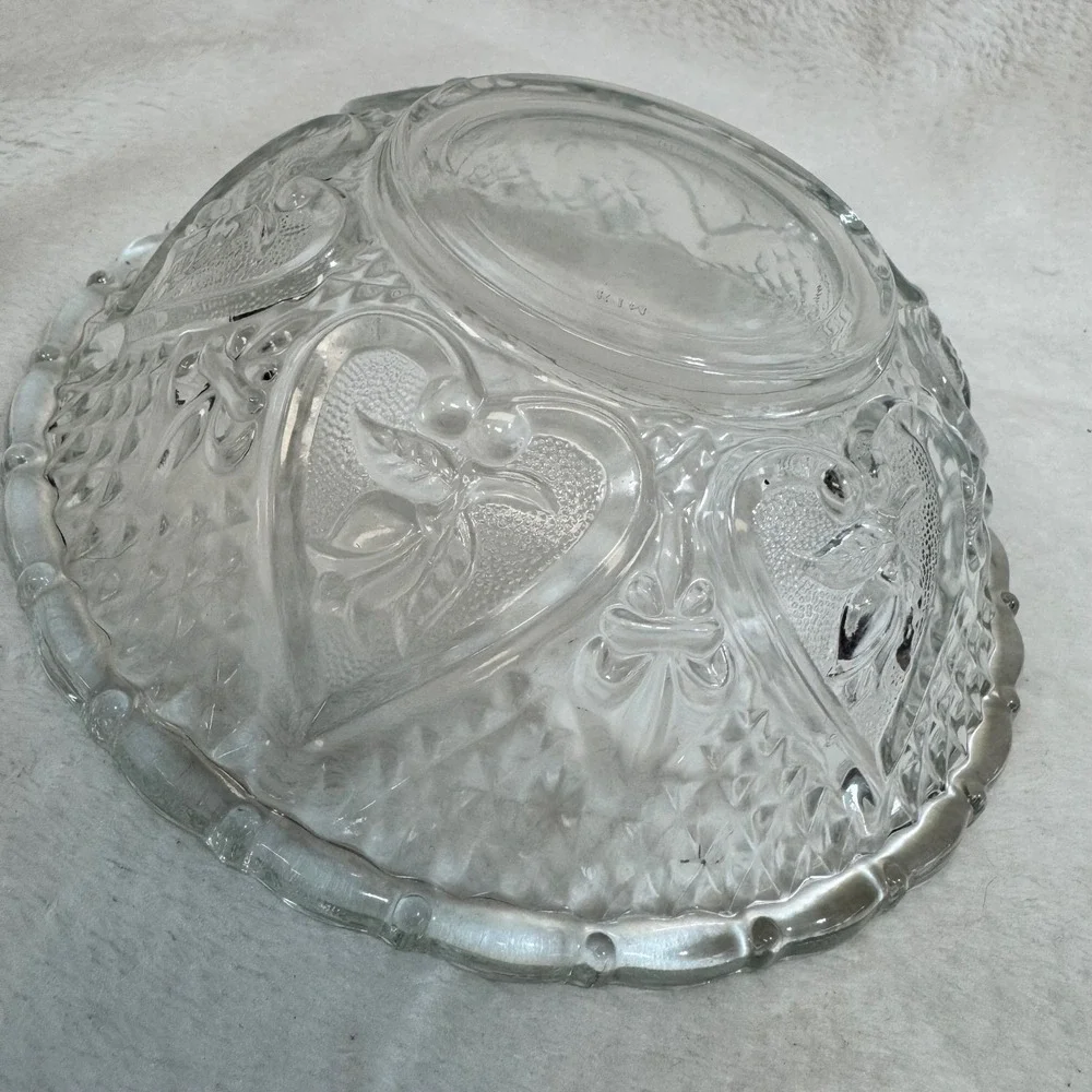 Vintage Clear Glass Heart Etched Serving Bowl Footed‎ Heavy Dish Indonesia